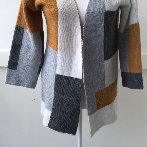 Geometric Sweater - Picture 3 of 4